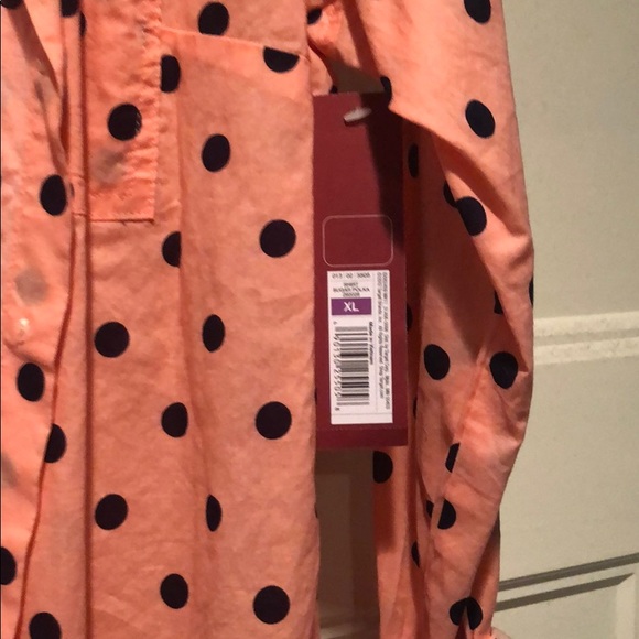 Button down - Picture 3 of 3